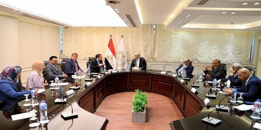 بالبلدي: وزير
      التربية
      والتعليم
      يبحث
      مع
      سفير
      بريطانيا
      بالقاهرة
      خريطة
      تطوير
      التعليم
      بالذكاء
      الاصطناعي