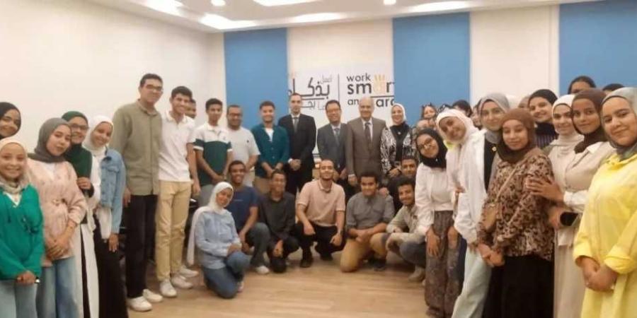 رئيس
      جامعة
      أسوان:
      شراكتنا
      مع
      هواوي
      استثمار
      في
      عقول
      شباب
      الصعيد
      وبوابة
      جديدة
      نحو
      وظائف
      المستقبل