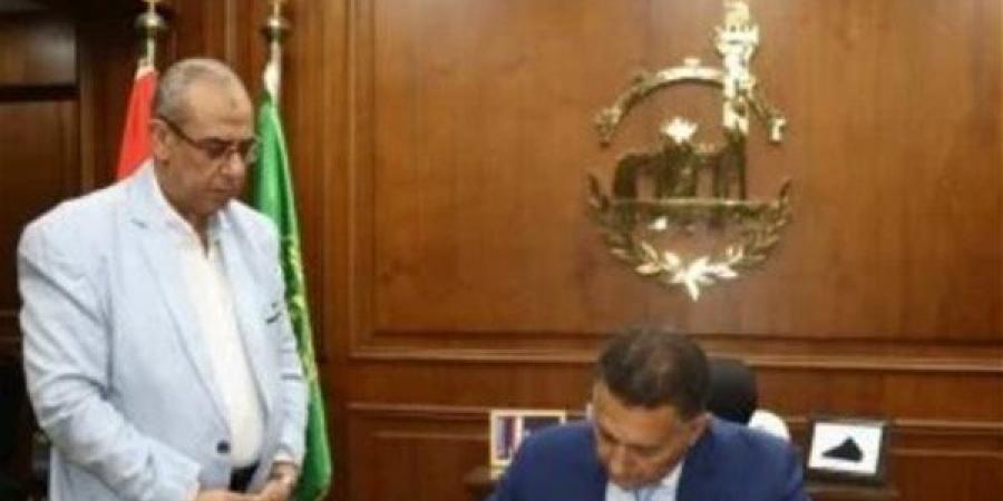 بالبلدي: رسميا..
      محافظ
      القليوبية
      يعتمد
      تنسيق
      القبول
      في
      الصف
      الأول
      الثانوي
      العام
      بحد
      أدنى
      240
      درجة