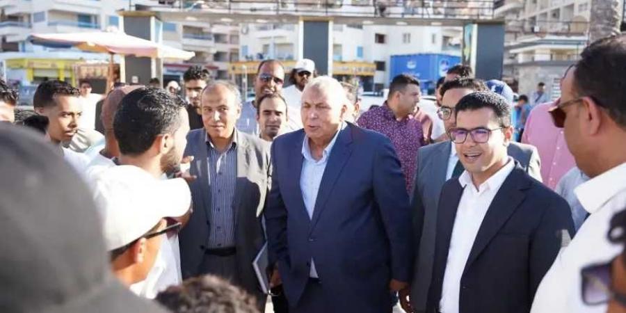 محافظ
      مطروح
      يتفقد
      الكورنيش
      الغربي(
      ٣٠
      يونيو
      المطور
      )ويوجه
      بتحسين
      الخدمات
      وتعظيم
      الاستفادة
      للأهالي