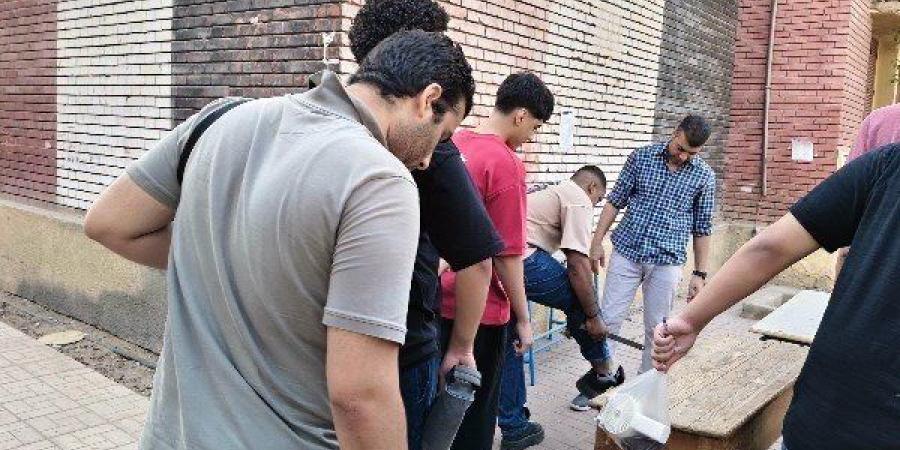 بالبلدي: لجان
      الثانوية
      العامة
      تستقبل
      الطلاب
      وسط
      تفتيش
      دقيق
      وانطلاق
      امتحاني
      الكيمياء
      والجغرافيا