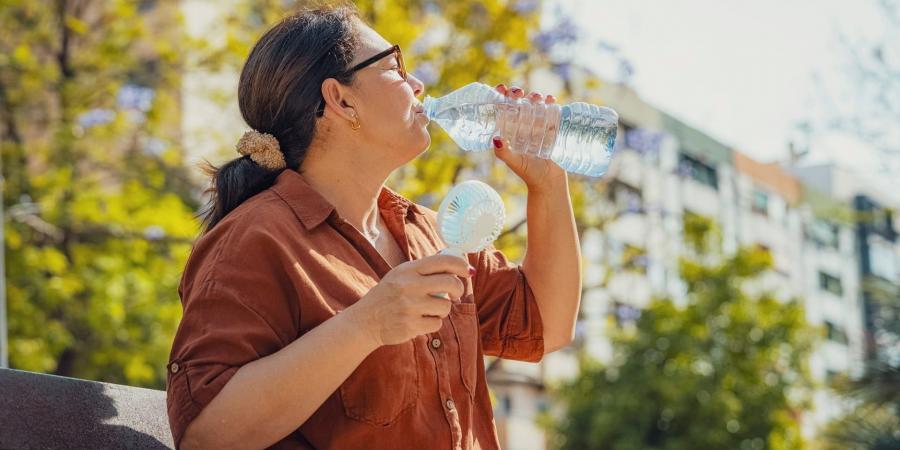 belbalady كيف تحمي نفسك من ضربة الشمس والحالات الطارئة المرتبطة بارتفاع الحرارة؟