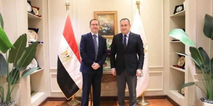 وزير
      التعليم
      العالي
      يبحث
      سبل
      تعزيز
      التعاون
      مع
      سفير
      بريطانيا