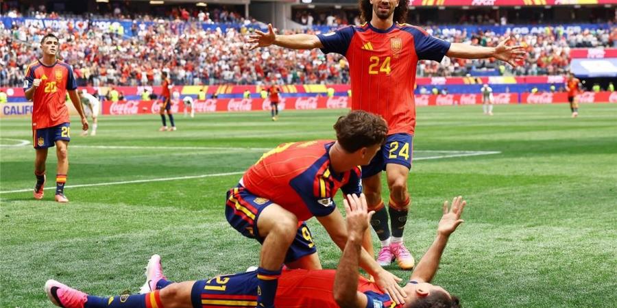 بالبلدي : منافس
      إسبانيا
      في
      دور
      الـ
      16
      بـ
      كأس
      العالم
      بعد
      الفوز
      على
      النمسا