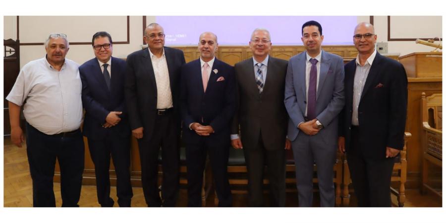 بالبلدي : تشكيل
      مجلس
      إدارة
      الجمعية
      المصرية
      لخبراء
      التقييم
      العقاري
      برئاسة
      عبد
      الرحمن
      والحمصاني
      نائباً
      وغباشي
      أميناً
      عاماً