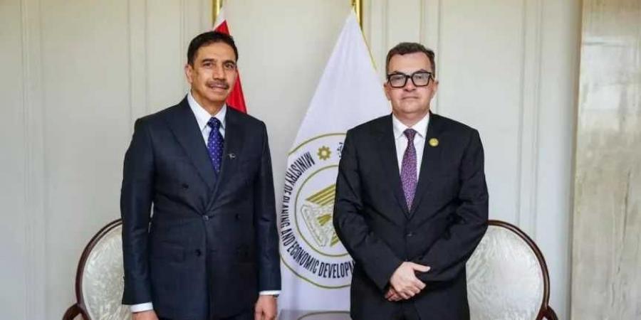 وزير
      التخطيط
      يبحث
      مع
      ”موانئ
      دبي
      العالمية”
      آفاق
      التعاون
      ومستقبل
      الشراكة
      اللوجستية
      في
      ضوء
      رؤية
      مصر
      2030