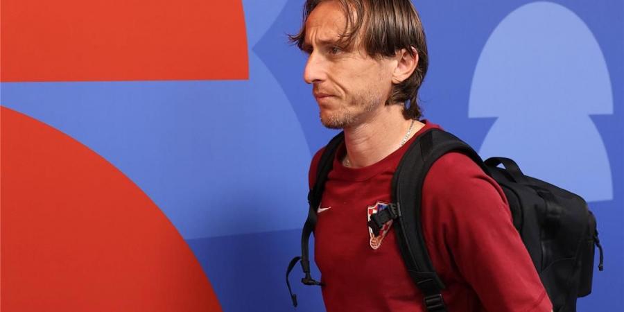 بالبلدي : مودريتش
      ينتقد
      نظام
      تقنية
      الفيديو
      بعد
      خروج
      كرواتيا:
      أنا
      غير
      معجب
      به
      واستحقينا
      أكثر
      أمام
      البرتغال