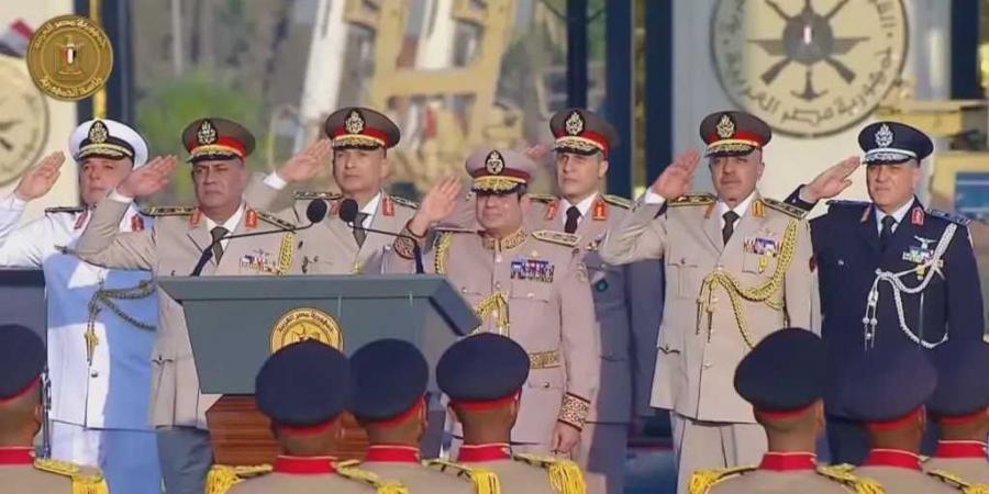 عزف
      سلام
      العلم
      بعد
      افتتاح
      مقر
      القيادة
      الاستراتيجية
      للدولة