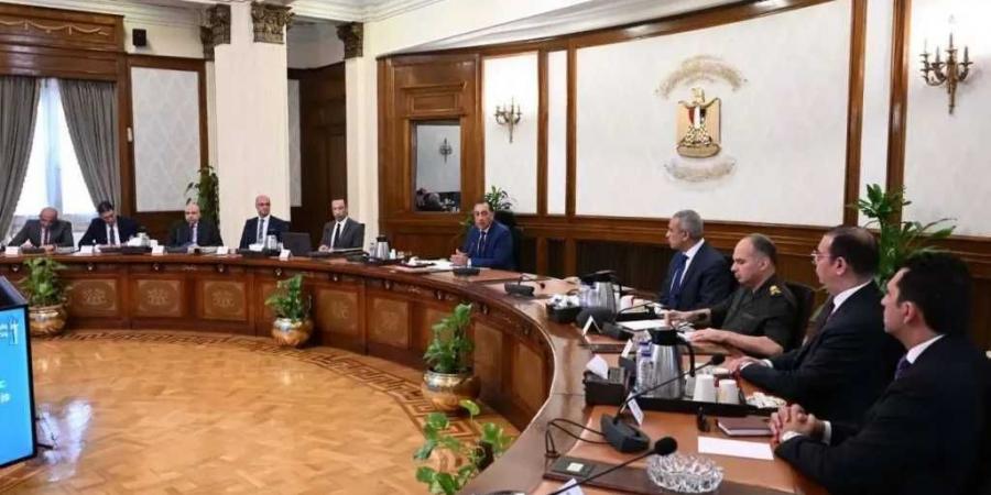 رئيس
      الوزراء
      يتابع
      الموقف
      التنفيذي
      لعدد
      من
      المشروعات
      بقطاع
      الاتصالات
      وتكنولوجيا
      المعلومات
