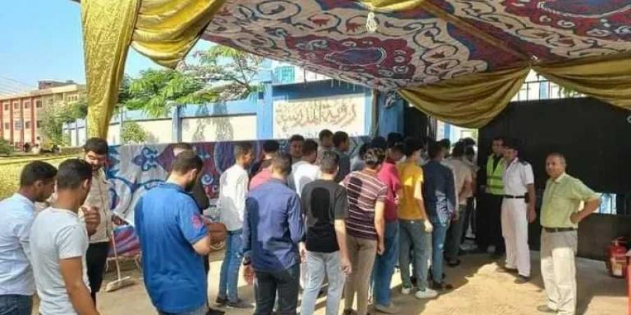 امتحانات
      الثانوية
      العامة
      في
      بني
      سويف..
      ضبط
      أكثر
      من
      60
      طالبا
      وطالبة
      بحوزتهم
      سماعات
      غش