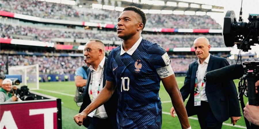 بالبلدي : مبابي
      بعد
      التأهل
      لمواجهة
      المغرب:
      لا
      مانع
      من
      تلطيخ
      أيدينا
      بالوحل