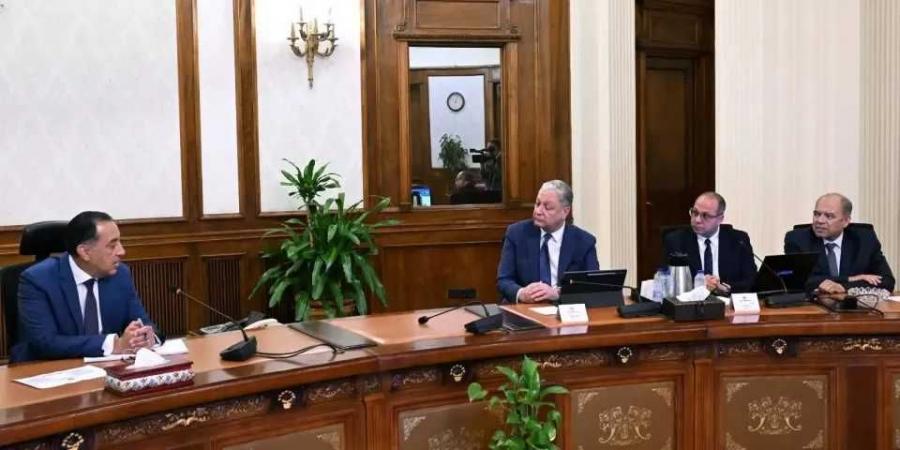 رئيس
      الوزراء
      يتابع
      الاستعدادات
      الجارية
      لبدء
      تنفيذ
      مشروعات
      المرحلة
      الثانية
      من
      المبادرة
      الرئاسية
      ”حياة
      كريمة”
