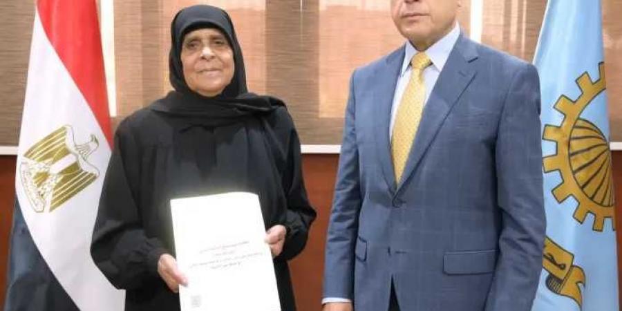 محافظ
      الغربية
      يُسلّم
      24
      عقد
      تقنين
      لأراضي
      أملاك
      الدولة
      ويؤكد
      استمرار
      التيسيرات
      لتسريع
      إنهاء
      الملفات