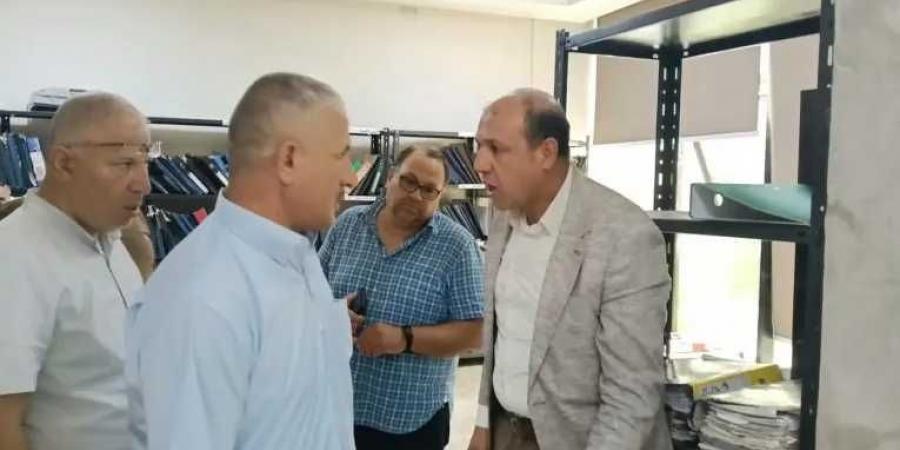 جولة
      تفقدية
      quot;لرئيس
      جهاز
      تنمية
      مدينة
      العبورquot;
      لمتابعة
      سير
      العمل
      بالإدارات
      المختلفة