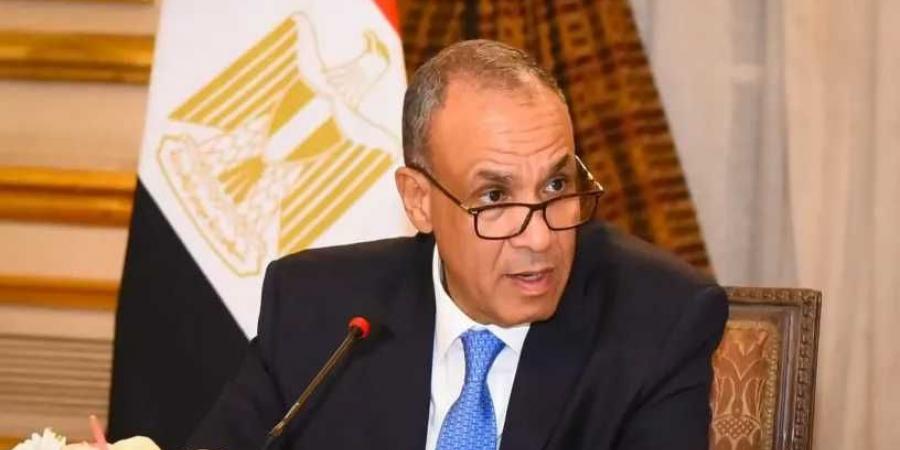 وزير
      الخارجية
      يشهد
      مراسم
      التوقيع
      على
      إعلان
      النوايا
      للتعاون
      في
      مجال
      الهجرة
      بين
      مصر
      وفرنسا