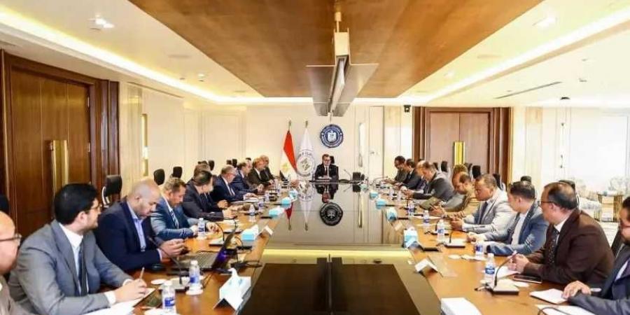 وزير
      التخطيط
      يبحث
      مستجدات
      تطبيق
      ”موازنة
      البرامج
      والأداء”
      لتطوير
      منظومة
      التخطيط
      وإدارة
      الاستثمارات
      الحكومية