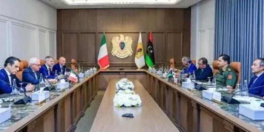 الجيش
      الليبي
      يبحث
      مع
      وفد
      إيطالي
      سبل
      مكافحة
      الإرهاب
      والحد
      من
      الهجرة
      غير
      الشرعية