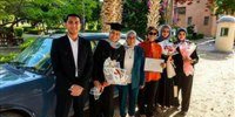 بالبلدي: طلاب
      زراعة
      بنها
      يطورون
      طعومًا
      ذكية
      من
      المخلفات
      لمكافحة
      القوارض
      ودعم
      الأمن
      الغذائي