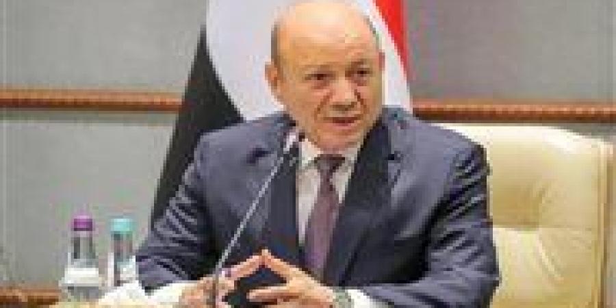 بالبلدي: رئيس
      مجلس
      القيادة
      الرئاسي
      اليمني
      يشيد
      بدور
      مصر
      في
      خفض
      التصعيد
      وتعزيز
      استقرار
      المنطقة