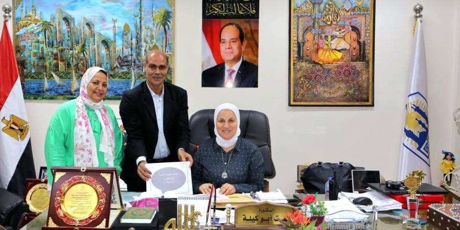 بالبلدي : وكيل
      التعليم
      بالقاهرة
      تعتمد
      موازنة
      الإدارات
      2027
      ويوجه
      بسرعة
      صرف
      مستحقات
      العاملين