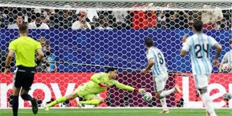 كاف
      يحتفي
      بإنجاز
      مصطفى
      شوبير
      التاريخي
      في
      كأس
      العالم
      2026