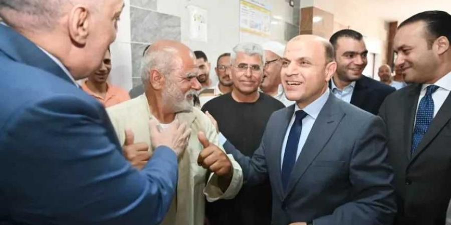 محافظ
      الغربية
      يُهدي
      أهالي
      سامول
      8
      ماكينات
      غسيل
      كلوي
      وخزان
      أكسجين
      دعمًا
      لمستشفاهم
      المركزي