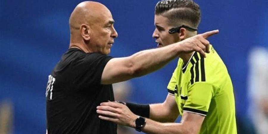 بالبلدي: رئيس
      لجنة
      الحكام
      في
      FIFA
      يحسم
      جدل
      التحكيم
      ويكشف
      حقيقة
      قرارات
      مباراة
      مصر
      والارجنتين