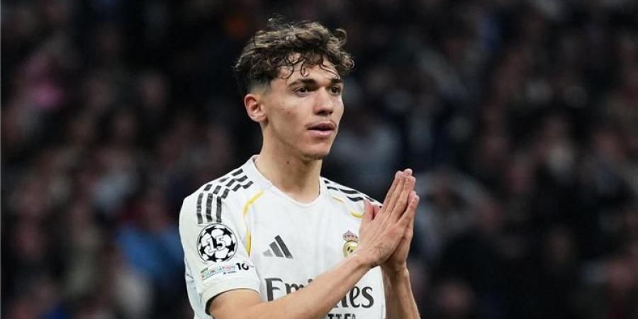بالبلدي : لاعب
      ريال
      مدريد
      يحسم
      موقفه
      من
      تمثيل
      منتخب
      المغرب
