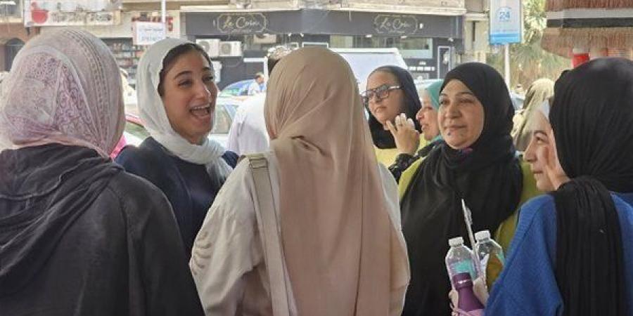 بالبلدي: الفيزياء
      ضمدت
      جراح
      الكيمياء
      فى
      امتحانات
      الثانوية
      العامة
      2026