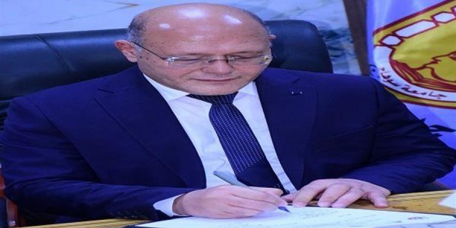 بالبلدي: رئيس
      جامعة
      سوهاج
      يصدر
      قرارًا
      جديدًا
      ويمنح
      علاوة
      تشجيعية
      لـ512
      من
      العاملين