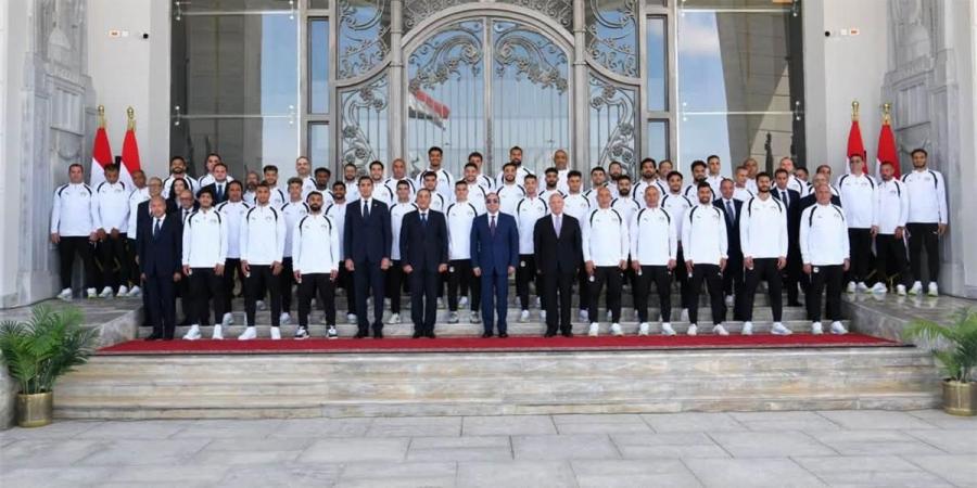 بالبلدي : اتحاد
      الكرة
      يقدم
      وعدًا
      إلى
      الرئيس
      السيسي
      بعد
      تكريم
      بعثة
      منتخب
      مصر