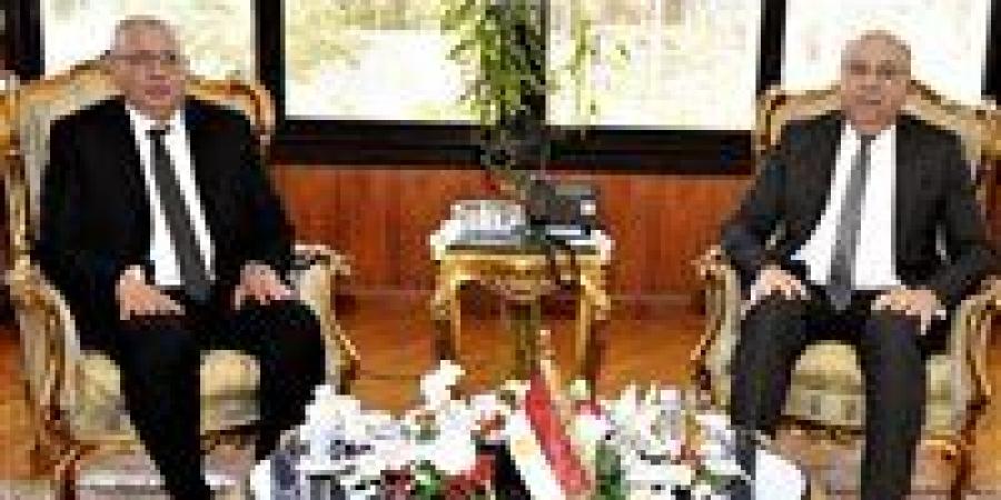 بالبلدي: وزير
      الطيران
      يستقبل
      مدير
      عام
      المنظمة
      العربية
      للطيران
      المدني
      لبحث
      آفاق
      التعاون
      المشترك
