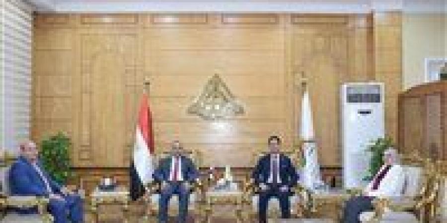 بالبلدي : رئيس
      جامعة
      بنها
      يستقبل
      نائب
      رئيس
      جامعة
      الفارابي
      العراقية
      لبحث
      التعاون
