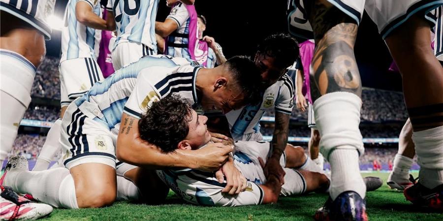 بالبلدي : ألفاريز
      بعد
      تأهل
      الأرجنتين
      إلى
      نصف
      نهائي
      كأس
      العالم:
      ما
      قيل
      بعد
      مباراة
      مصر
      لا
      يهمنا