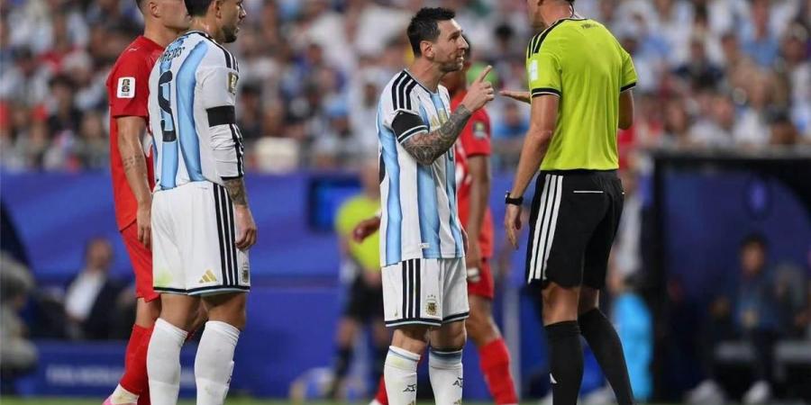 بالبلدي : لا
      تقلل
      من
      احترامي..
      ميسي
      ينفعل
      على
      حكم
      مباراة
      الأرجنتين
      وسويسرا