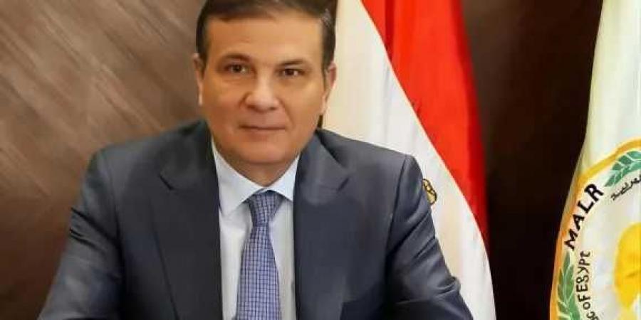 وزارة
      الزراعة
      تصدر
      368
      ترخيص
      لتشغيل
      أنشطة
      مشروعات
      الثروة
      الحيوانيه
      والداجنة