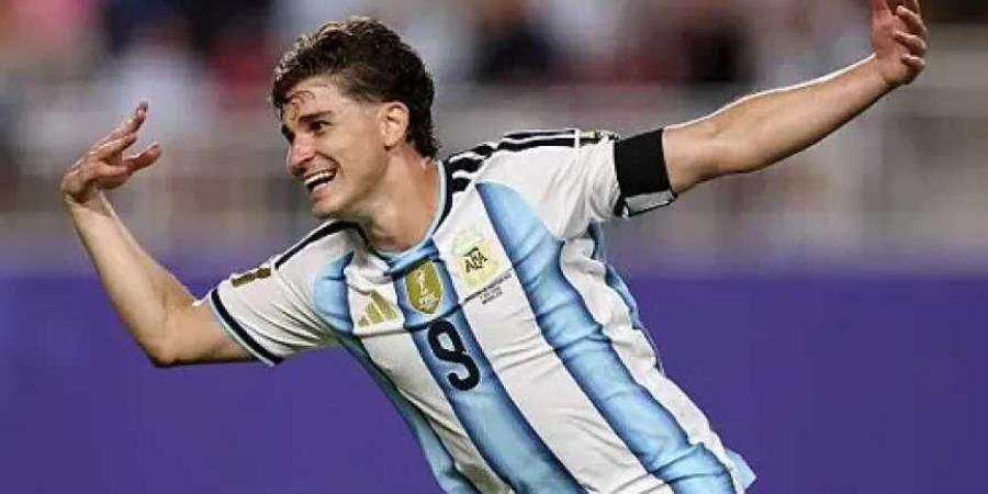 ألفاريز
      يتوج
      بجائزة
      مميزة
      مع
      الأرجنتين
      قبل
      نهائي
      كأس
      العالم
