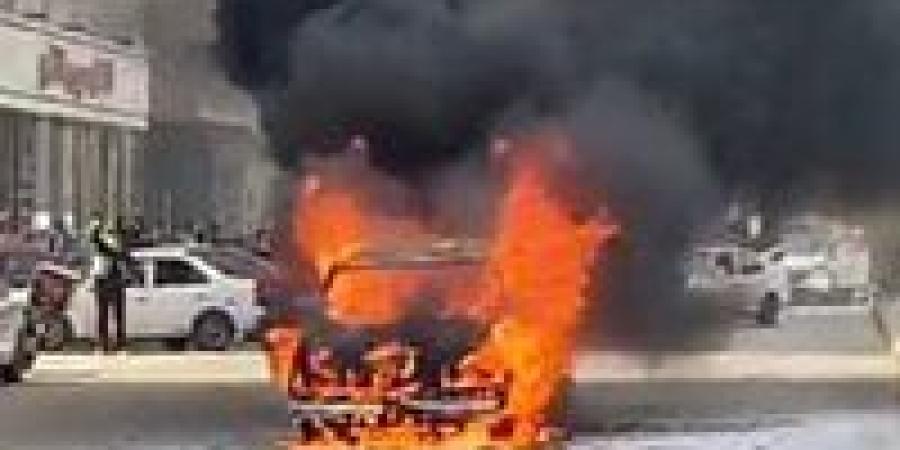 بالبلدي : مضطرب
      نفسيا
      يشعل
      النيران
      في
      سيارتين
      بالعجوزة