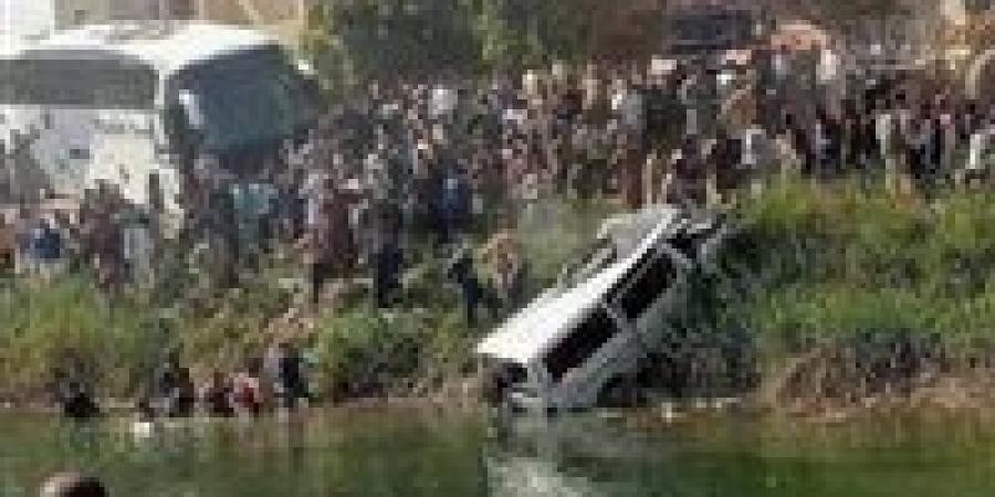 بالبلدي: إصابة
      3
      أشخاص
      في
      انقلاب
      ميكروباص
      بترعة
      بقنا