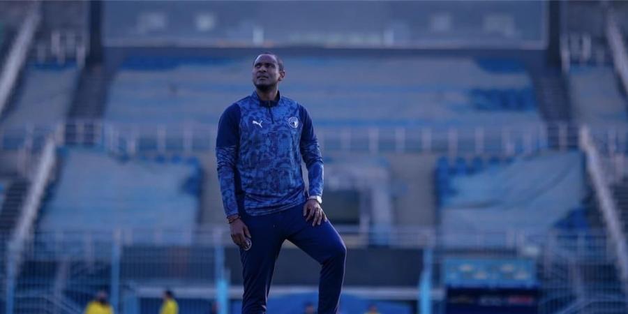 بالبلدي : رسميًا
      |
      بيراميدز
      يعلن
      عن
      أسماء
      الجهاز
      الفني
      الجديد
      كاملًا