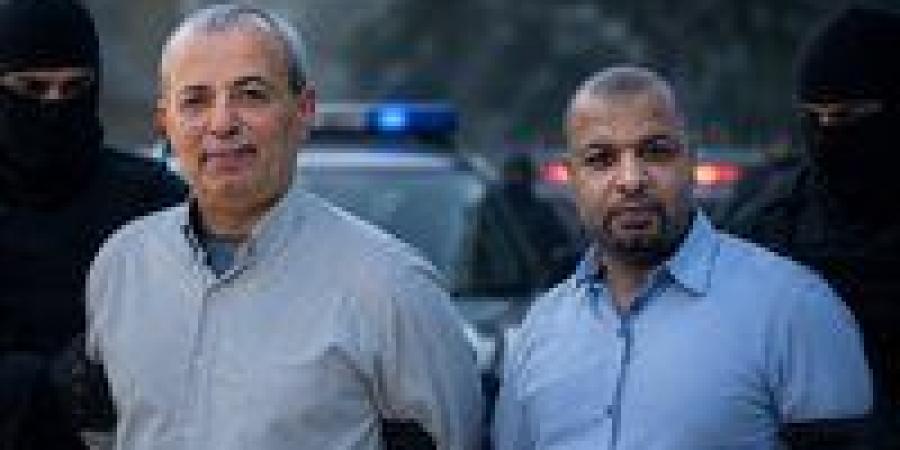 بالبلدي: مباحث
      التبين
      تضبط
      شقيقين
      متهمين
      بالاستيلاء
      على
      عشرات
      الملايين
      من
      الجنيهات
      بزعم
      توظيف
      الأموال