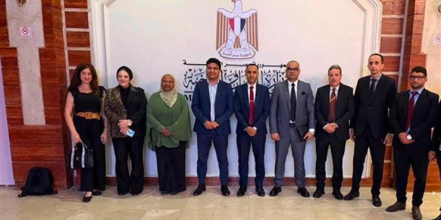 بالبلدي: داليا
      الحزاوي
      تشارك
      في
      الاجتماع
      الأول
      لمجلس
      إدارة
      اتحاد
      بشبابها
      بالقاهرة