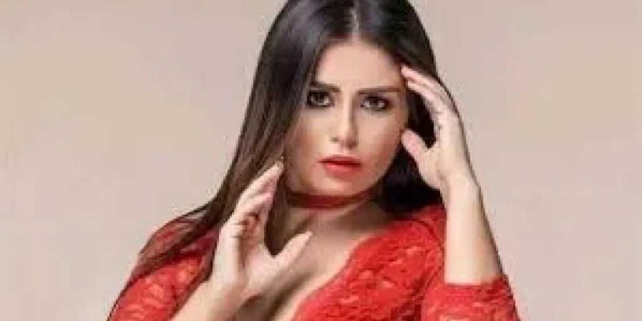 منة
      فضالي:
      كلابي
      أهم
      حاجة..
      وأتعامل
      معهم
      كأنهم
      أولادي