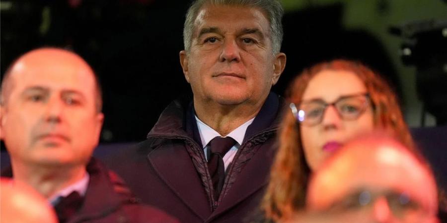 بالبلدي : لابورتا
      يستفز
      أتلتيكو
      مدريد
      بشأن
      ألفاريز:
      لا
      يمكن
      إجبار
      لاعب
      على
      البقاء