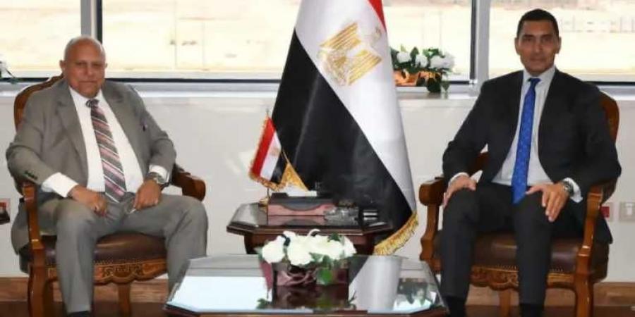 وزير
      الشباب
      يلتقي
      رئيس
      الأولمبياد
      الخاص
      المصري
      لبحث
      استعدادات
      استضافة
      دورة
      الألعاب
      الإقليمية
      العاشرة
      للأولمبياد
      الخاص