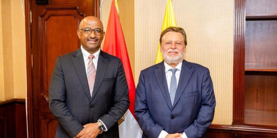 بالبلدي : محافظ
      البنك
      المركزي
      المصري
      يبحث
      مع
      نظيره
      في
      إسواتيني
      تعزيز
      التعاون
      المالي
      والمصرفي