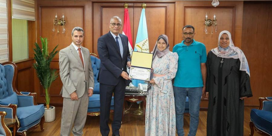 بالبلدي : محافظ
      كفرالشيخ
      يكرم
      أوائل
      امتحانات
      الشهادة
      الإعدادية
      2026