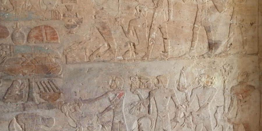 بالبلدي: مصر تعلن اكتشاف 3 مقابر صخرية من عصر الدولة الحديثة بالجيزة