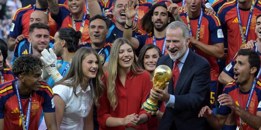 بالبلدي: أزياء باللون الأحمر.. هكذا دعمت العائلة المالكة الإسبانية منتخب بلادها في نهائي كأس العالم