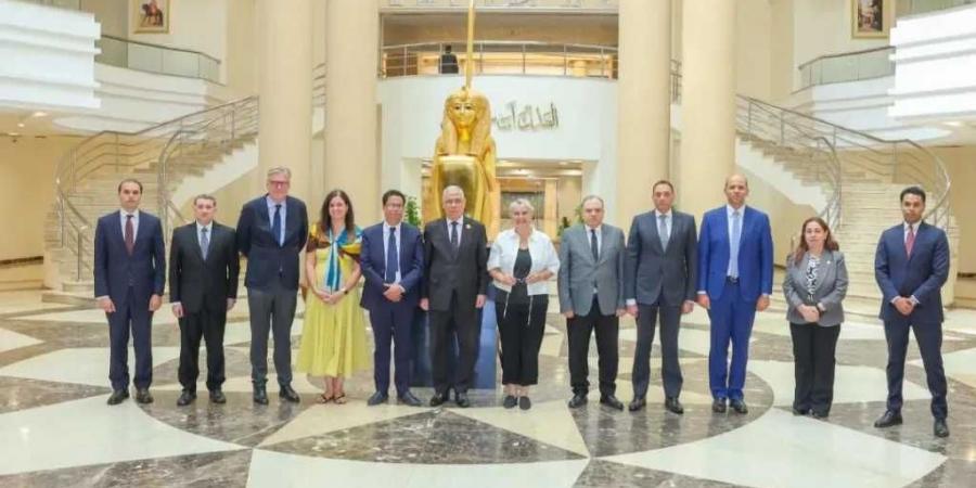 النيابة
      العامة
      تستعرض
      أمام
      وفد
      البرلمان
      الأوروبي
      دورها
      في
      حماية
      حقوق
      الإنسان
      وتعزيز
      ضمانات
      العدالة